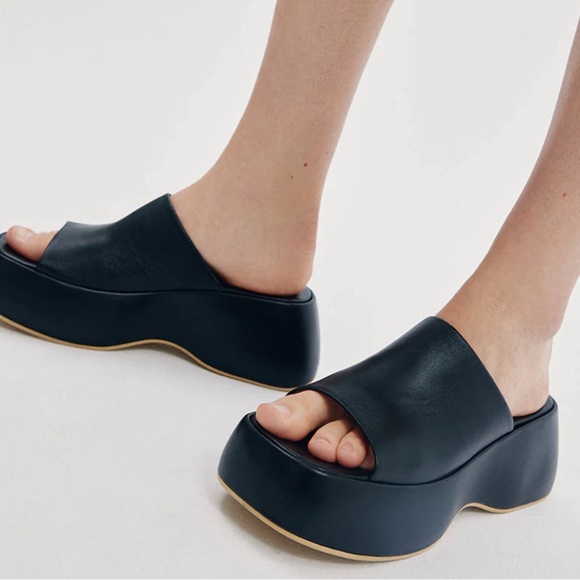 Mature Alina Black Sandal size 36/ size 6 US - Picture 2 of 13